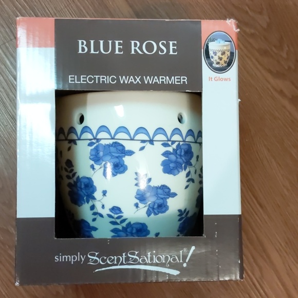 ScentSationals Other - ScentSationals Electric Wax Warmer & 2 Scent Packs